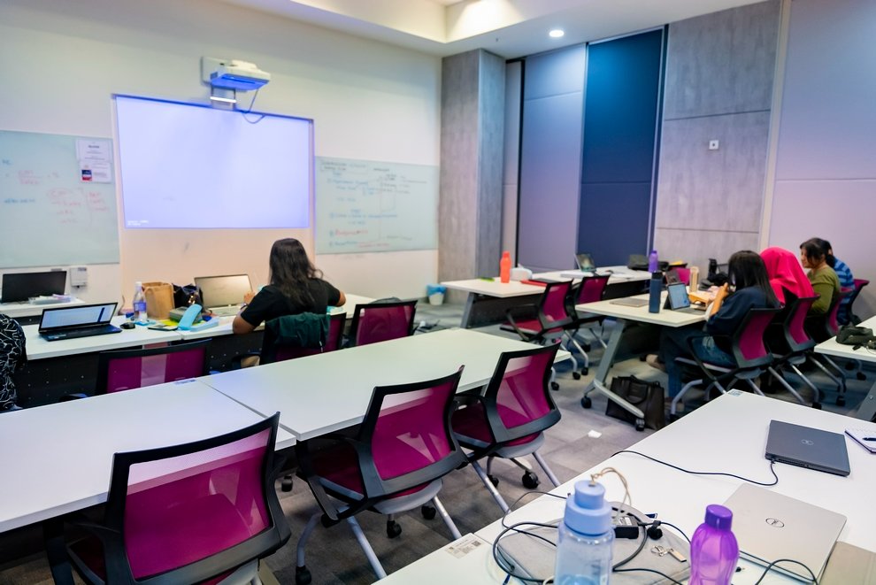 Awesome Language Center 1